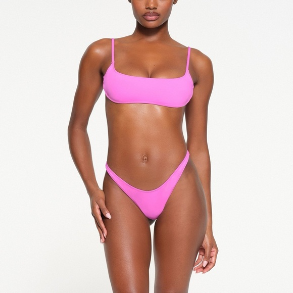 SKIMS SIGNATURE SWIM MICRO-SCOOP BIKINI TOP | SIZE L. COLOR: Taffy| NWT! - Picture 2 of 6